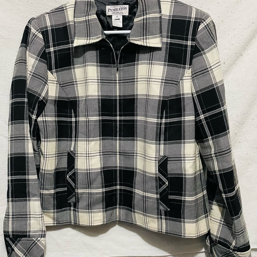 Pendleton Women’s Half Zip Pullover 100% Virgin W… - image 1